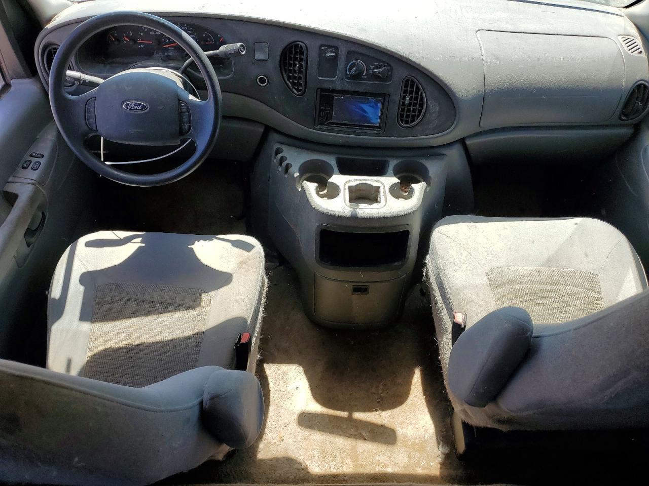 2005 Ford Econoline E350 Super Duty Cutaway Van