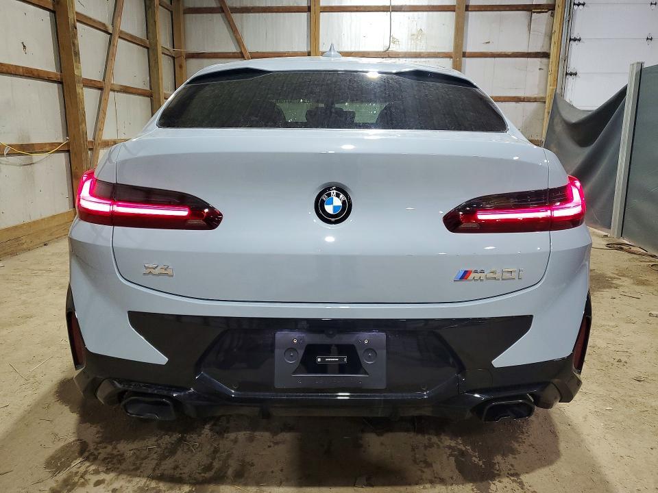 2025 BMW X4 M40i