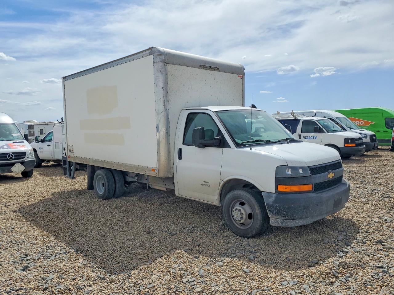 2020 Chev Express G4500