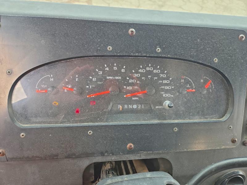 2004 Ford E350 Delivery Truck