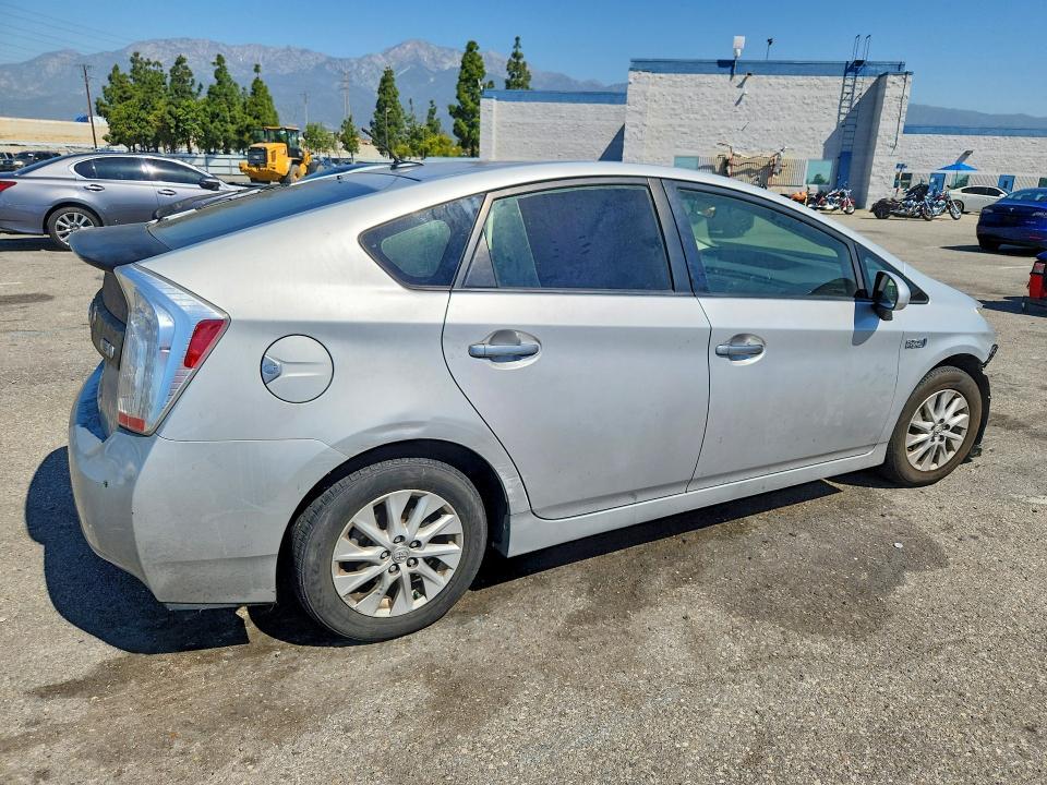 2013 Toyota Prius Plug-in Hybrid Base