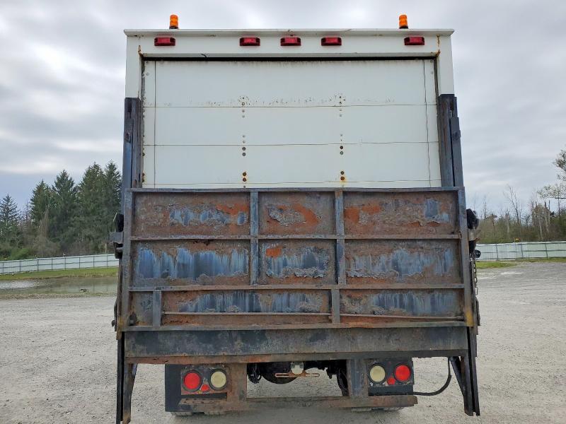 2004 Freigliner 2004 Freightliner Business Class M2 BOX Truck