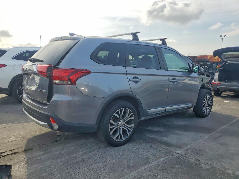 2017 Mitsubishi Outlander es