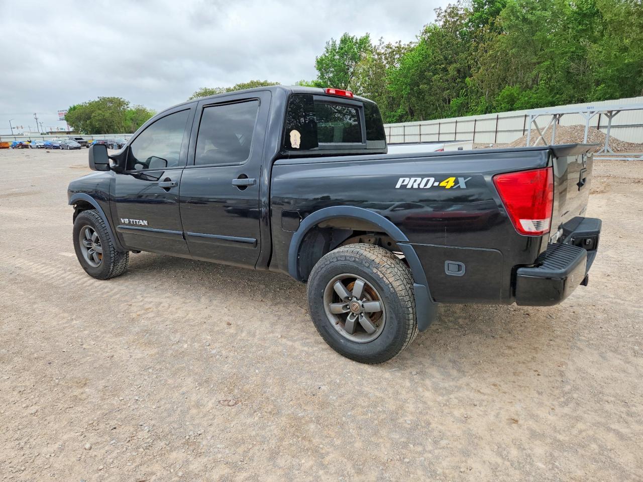 2013 Nissan Titan SV