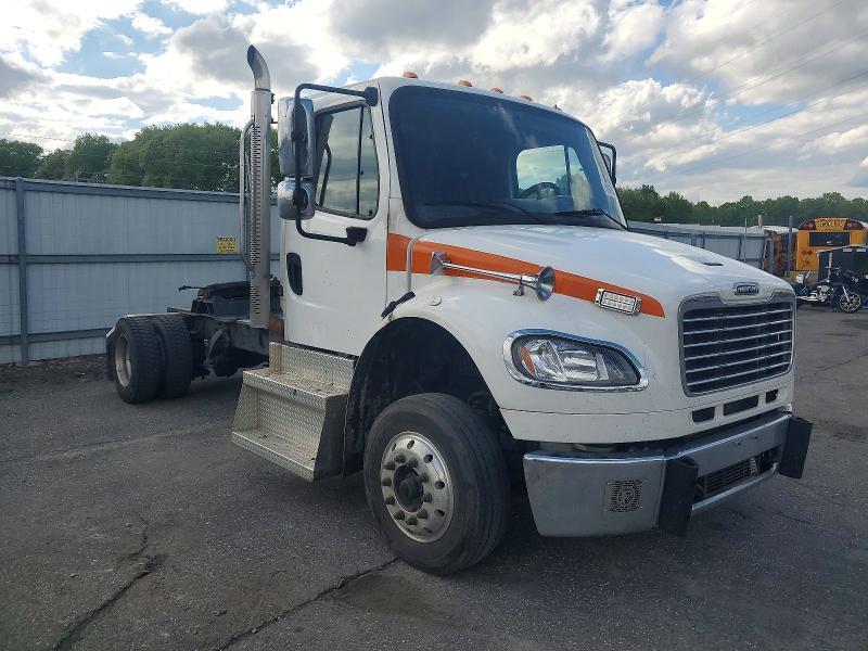 2016 Freigliner 2016 Freightliner Business Class M2 Semi Truck