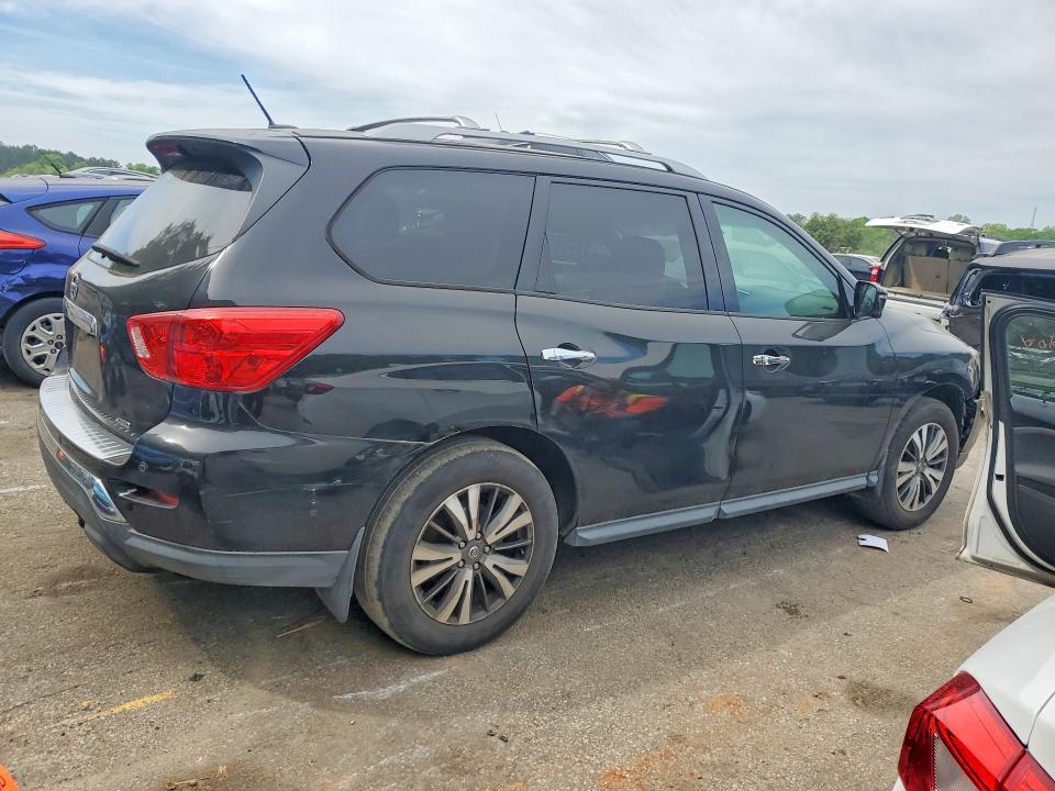 2017 Nissan Pathfinder sl