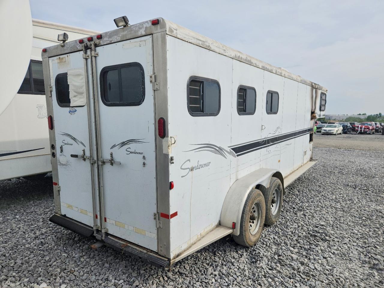2004 Sundowner Horse Trailer