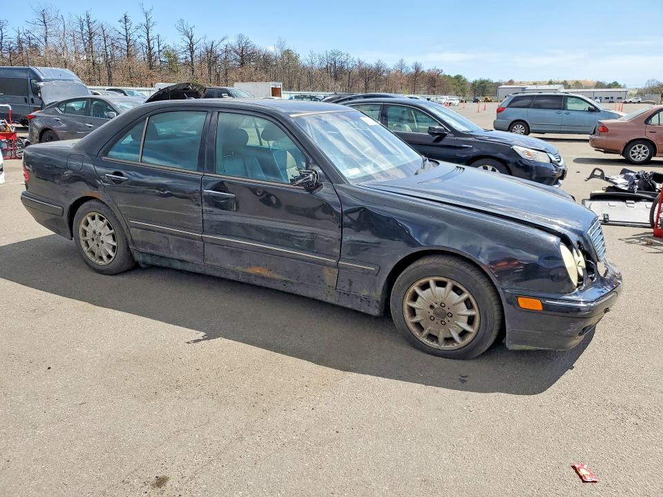 2001 Mercedes-Benz E 320