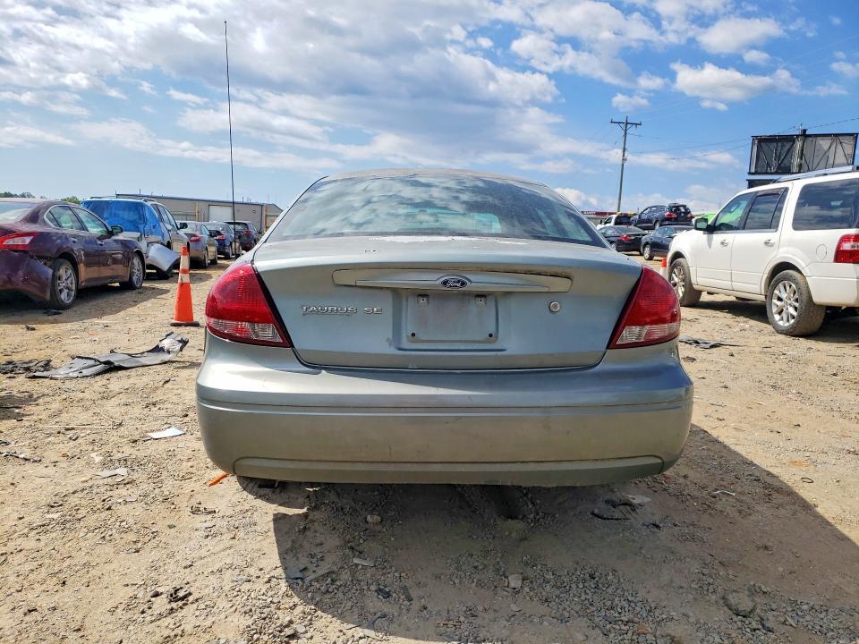 2006 Ford Taurus se