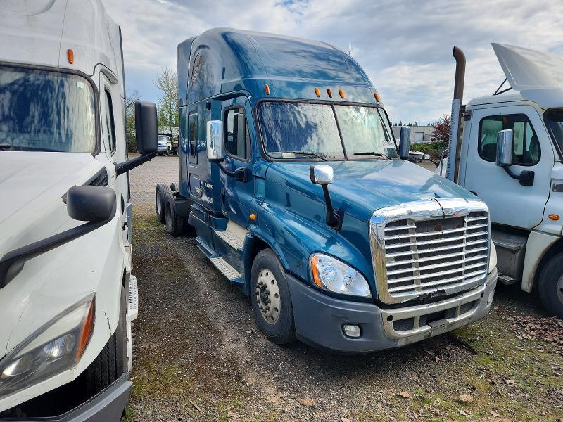 2013 Freigliner 2013 Freightliner Cascadia Semi Truck
