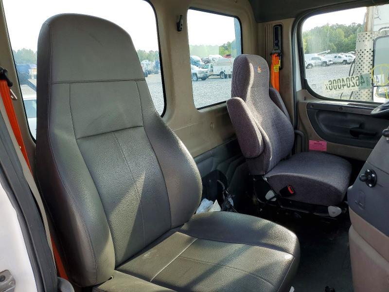 2014 Freightliner Cascadia Semi Truck