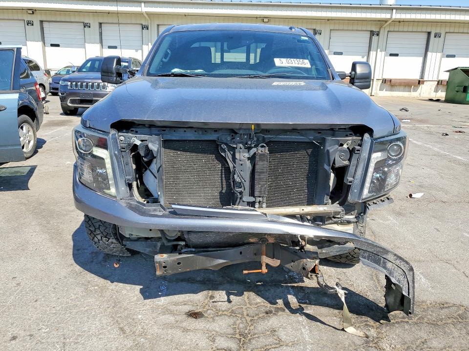 2019 Nissan Titan XD SL