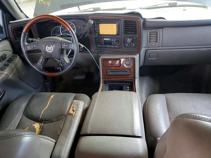 2004 Cadillac Escalade Luxury