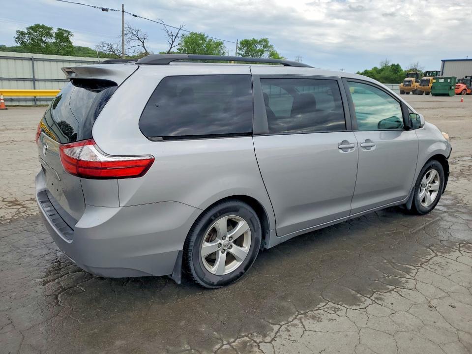 2017 Toyota Sienna le
