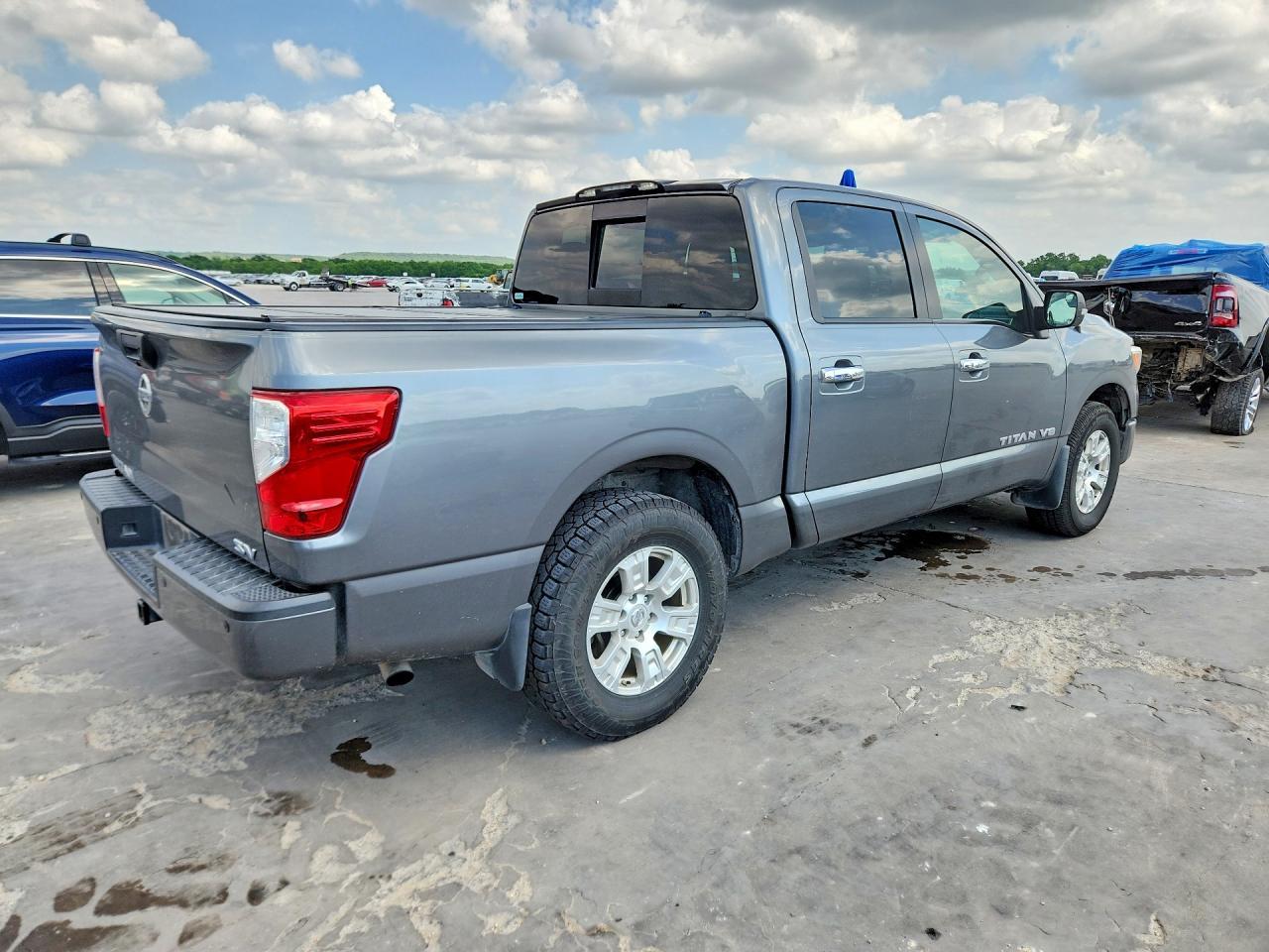 2018 Nissan Titan SV
