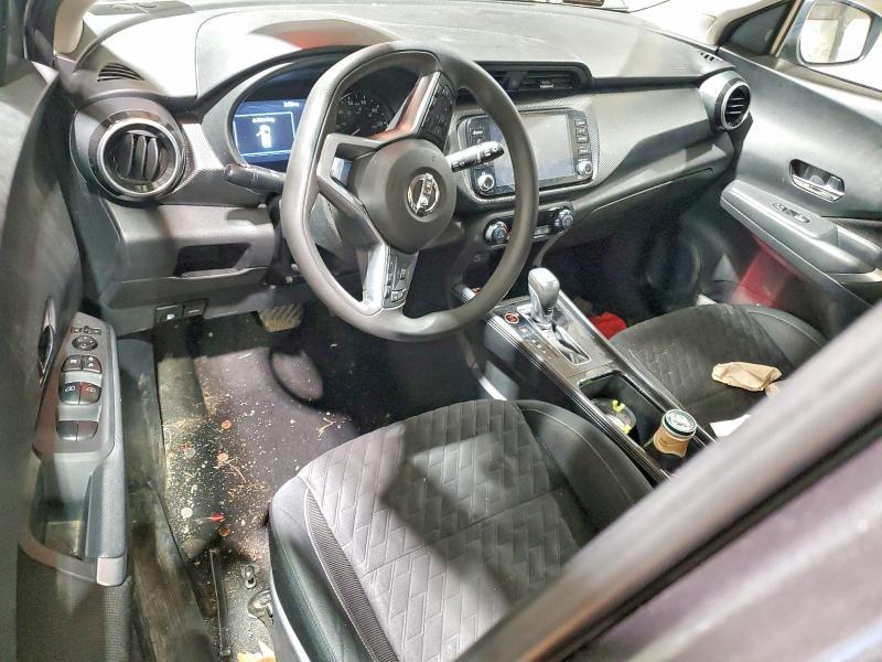 2021 Nissan Kicks sv