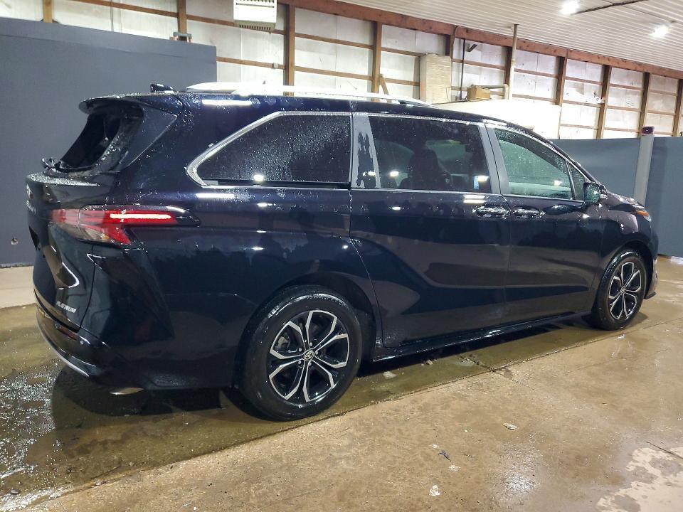 2025 Toyota Sienna Platinum 7-passenger