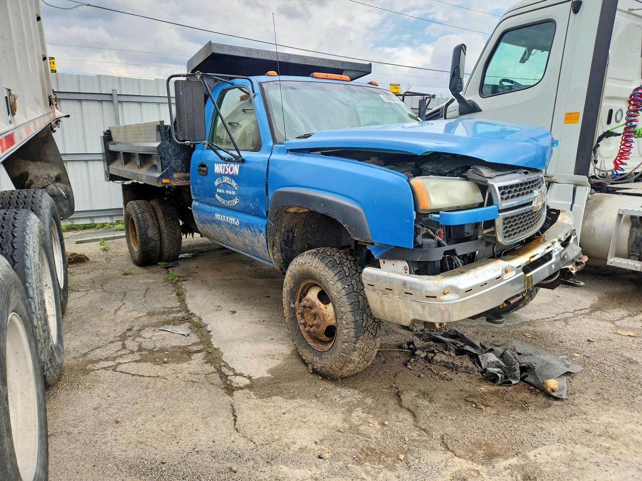 2005 Chev Rolet Silverado Dump Truck