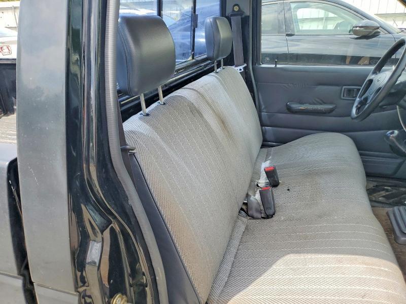 1995 Nissan Truck Base