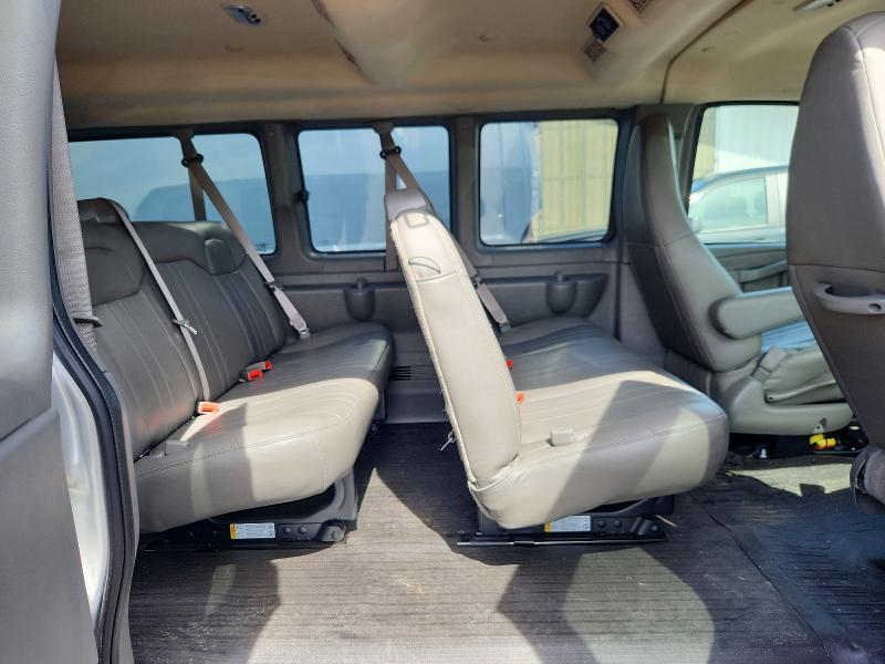 2025 Chevrolet Express G2500 LS