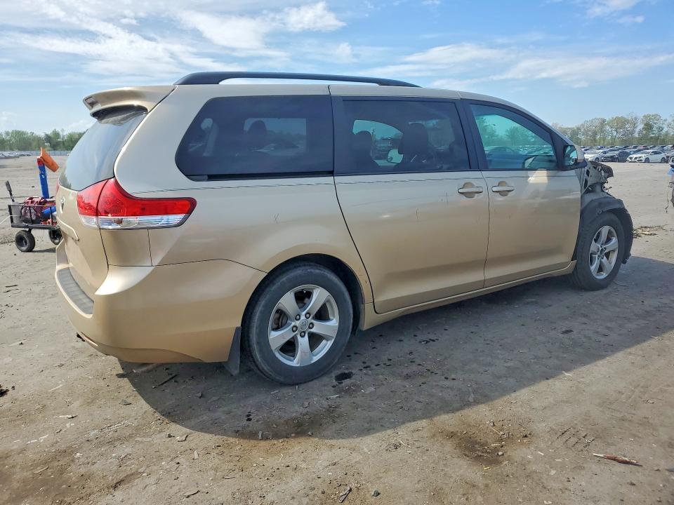2013 Toyota Sienna le