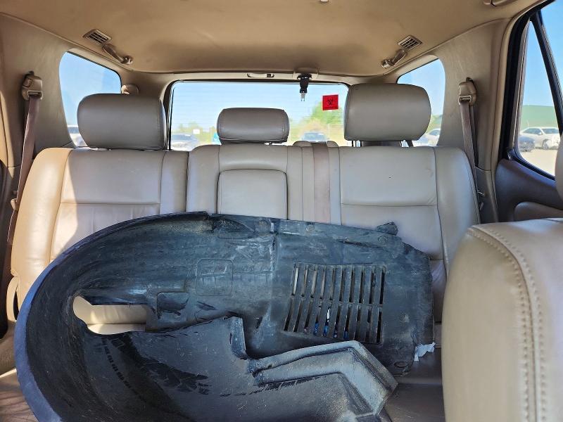 2004 Toyota Sequoia SR5