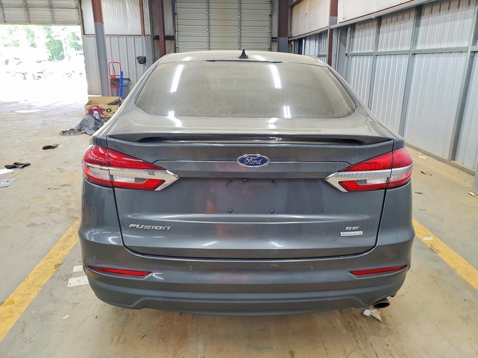 2020 Ford Fusion se