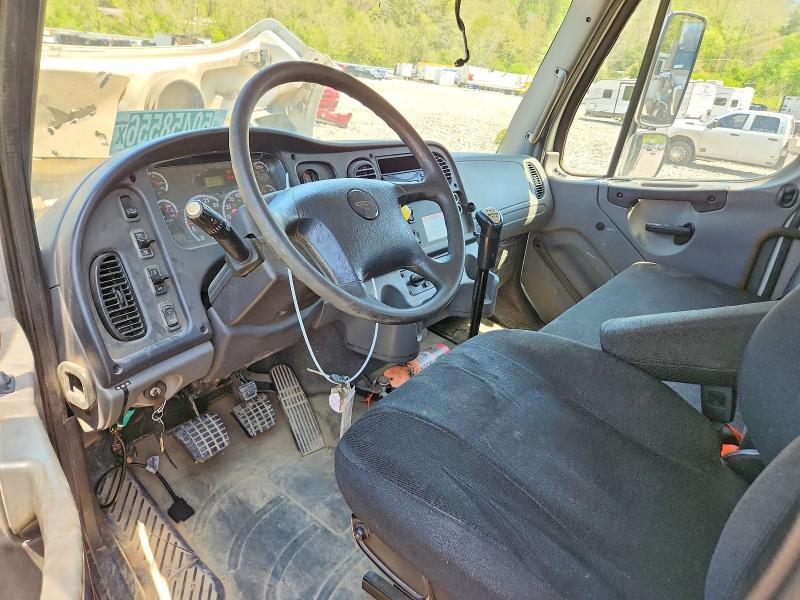 2015 Freightliner Business Class M2 Flatbed Truck