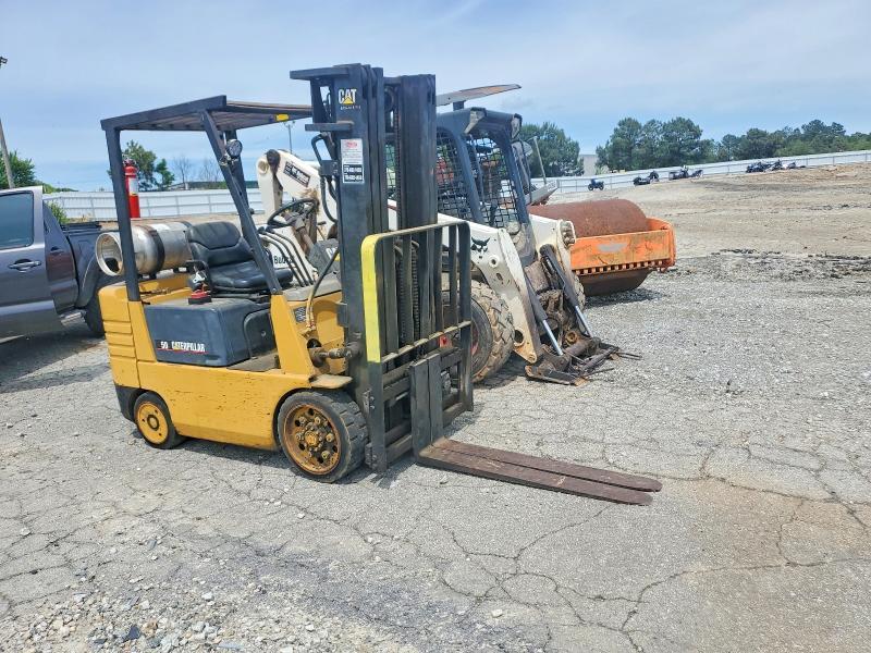 1995 Bobcat 1995 Caterpillar Forklift