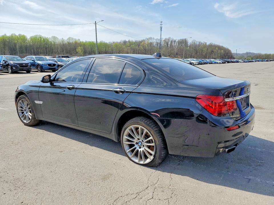 2013 BMW 750 i