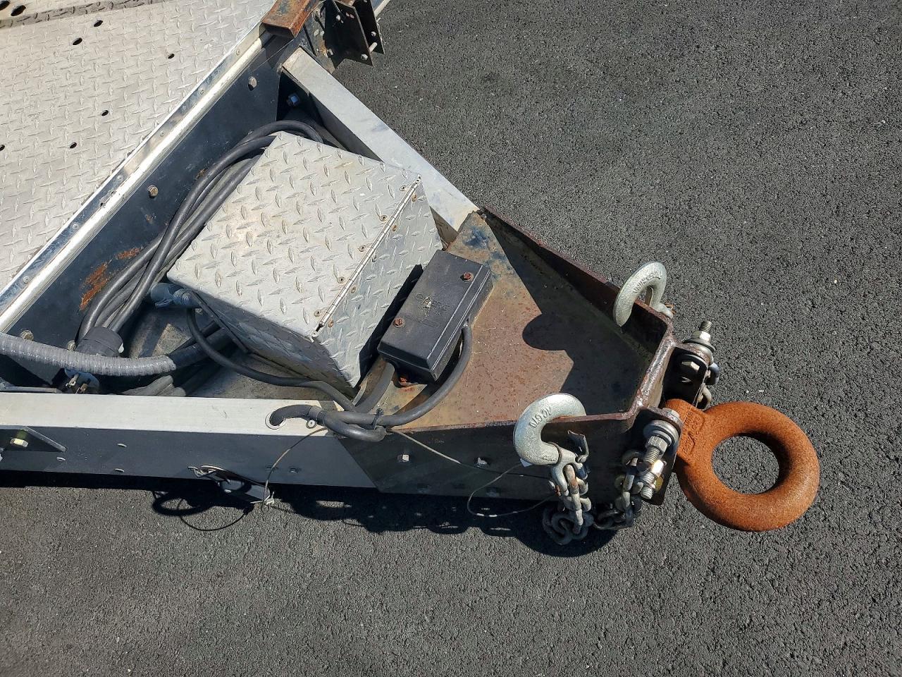 2000 Pelsue Fiber Optic Splicing Trailer