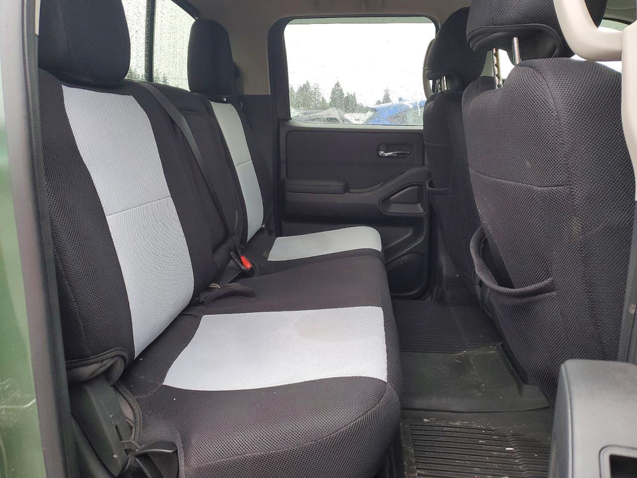 2024 Nissan Frontier SV