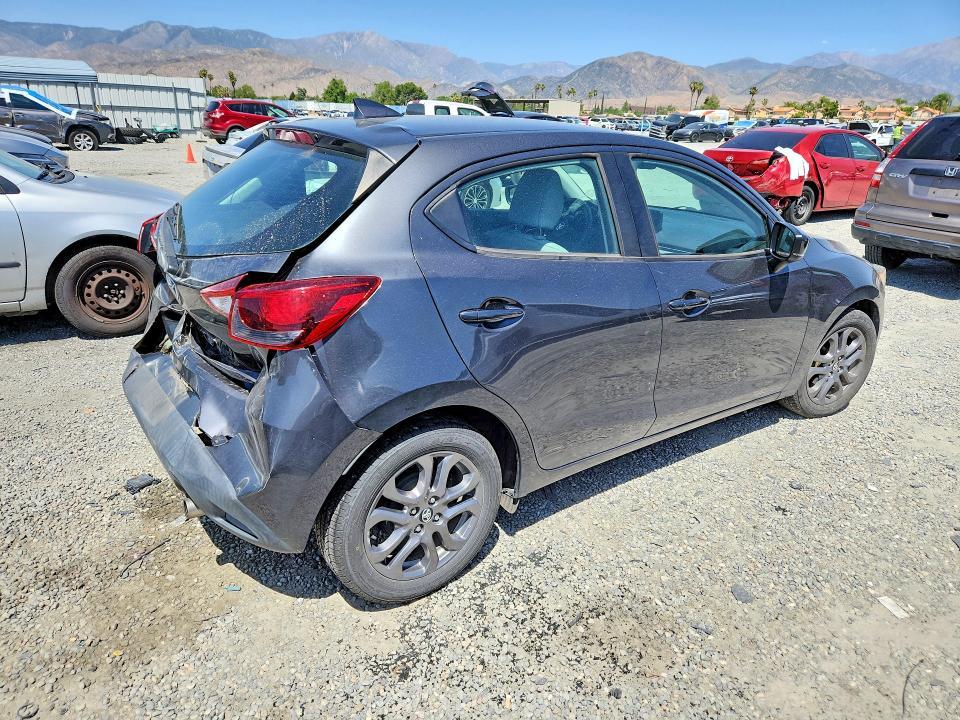 2020 Toyota Yaris Hatchback le