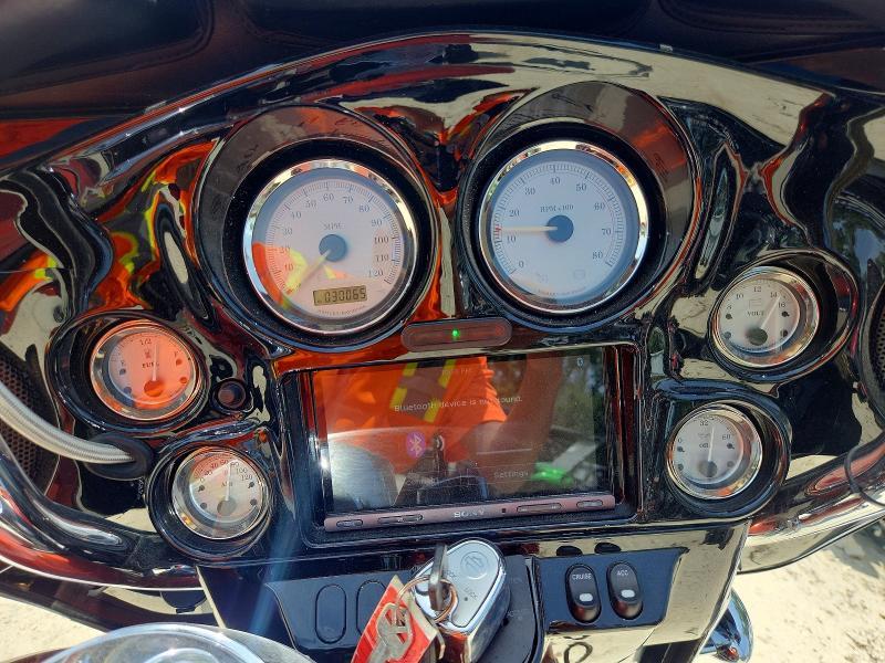 2011 Harley-Davidson Flhx