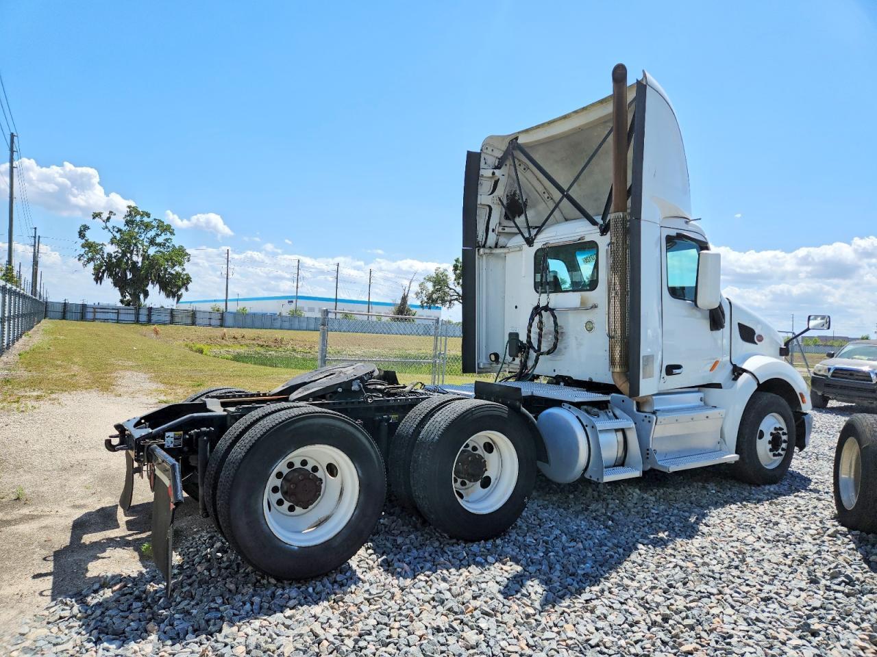 2017 Peterbilt 579 Semi Truck
