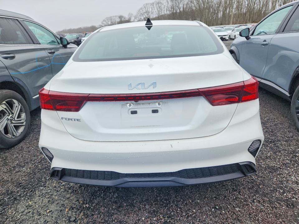 2023 KIA Forte lxs