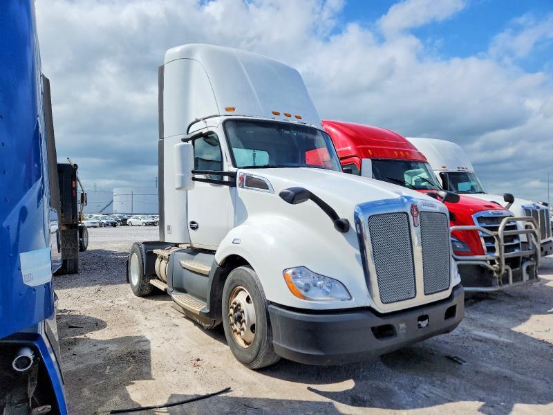 2019 Kenworth T680 Semi Truck