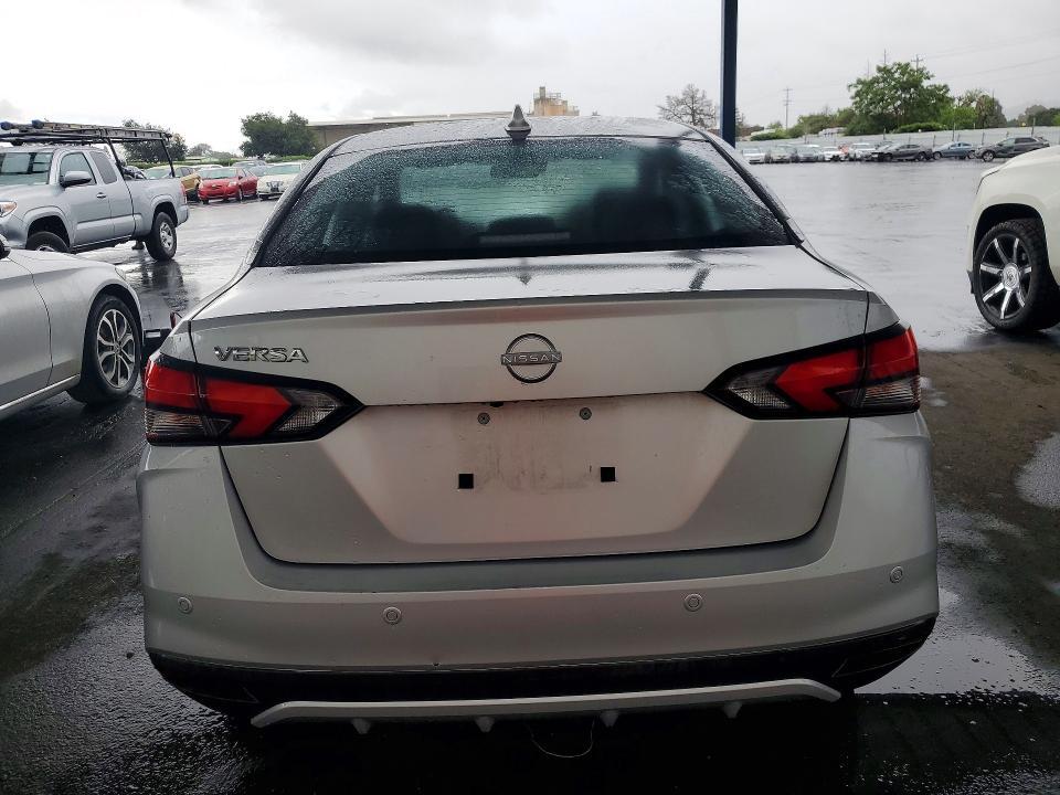 2025 Nissan Versa sv