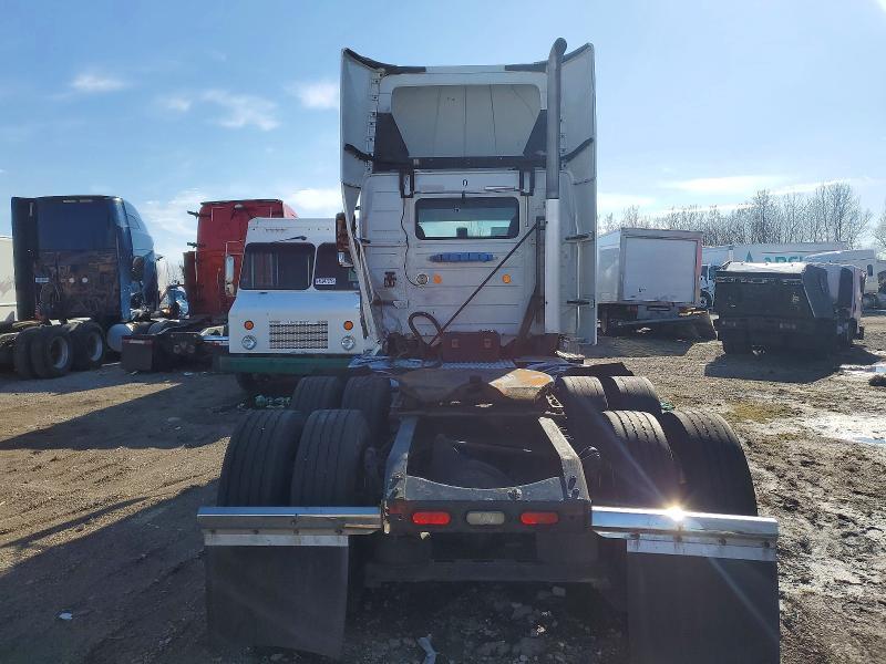 2014 Volv O VNL Semi Truck