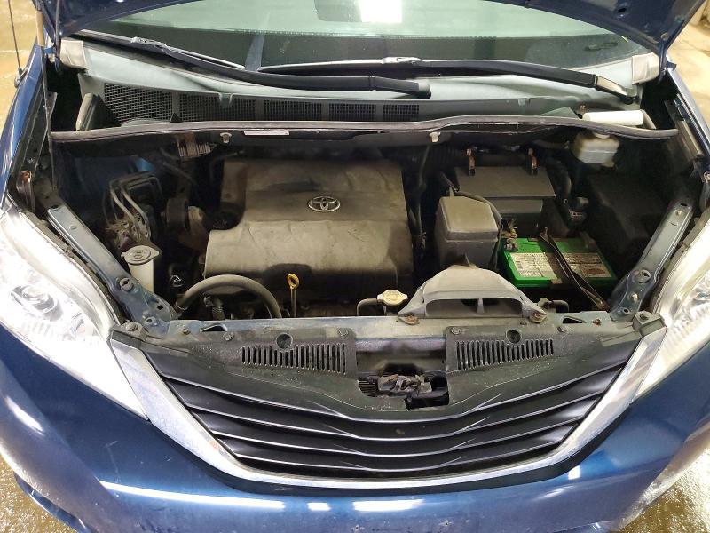 2011 Toyota Sienna le 8-passenger