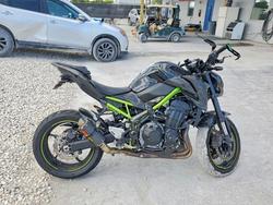 Salvage motorcycles for sale at Opa Locka, FL auction: 2017 Kawasaki ZR900