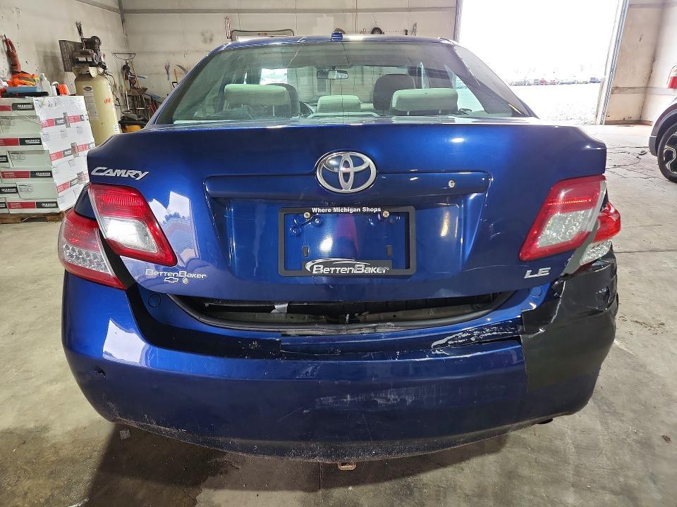2010 Toyota Camry le