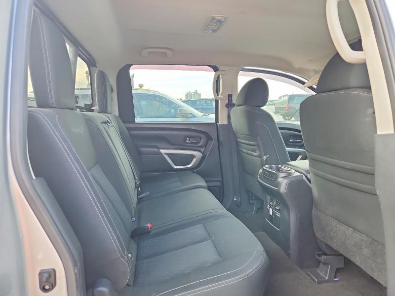 2018 Nissan Titan SV
