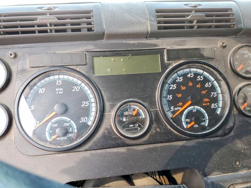 2015 Freigliner 2015 Freightliner Cascadia 125 Semi Truck