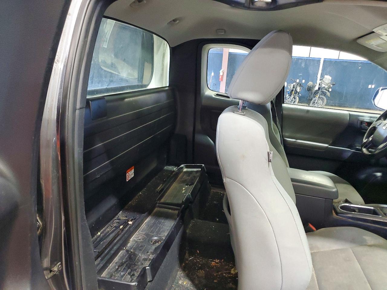 2018 Toyota Tacoma SR