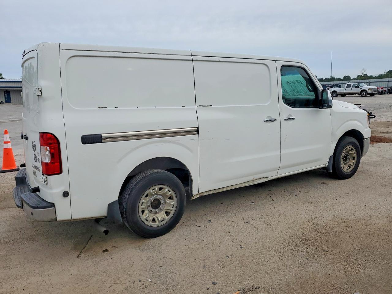 2014 Nissan NV 2500 HD S