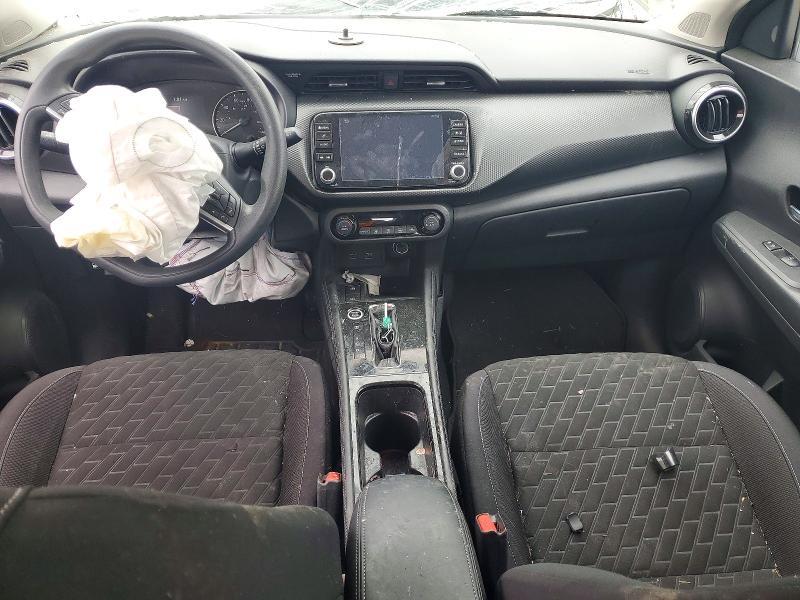 2022 Nissan Kicks sv