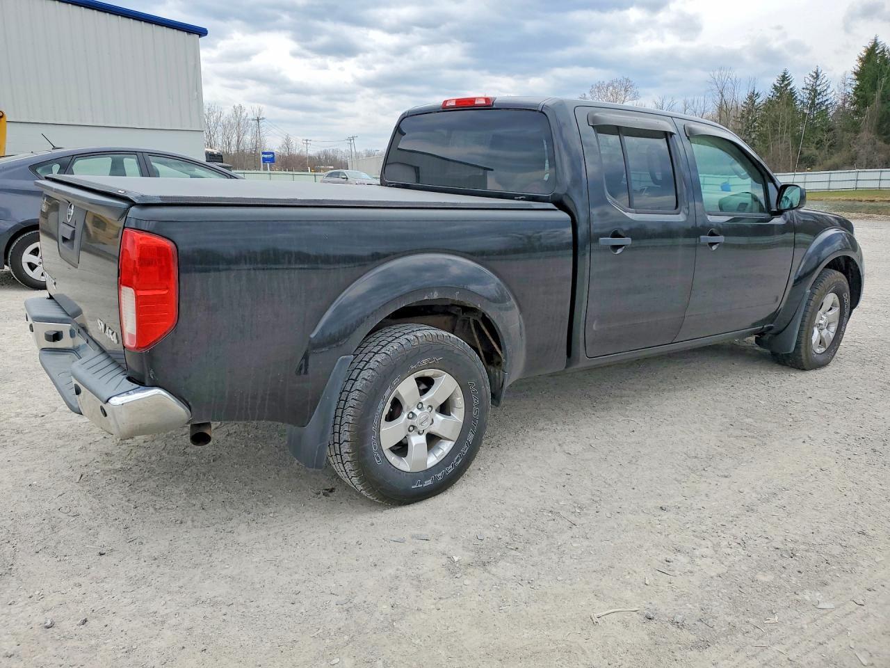 2013 Niss Frontier SV