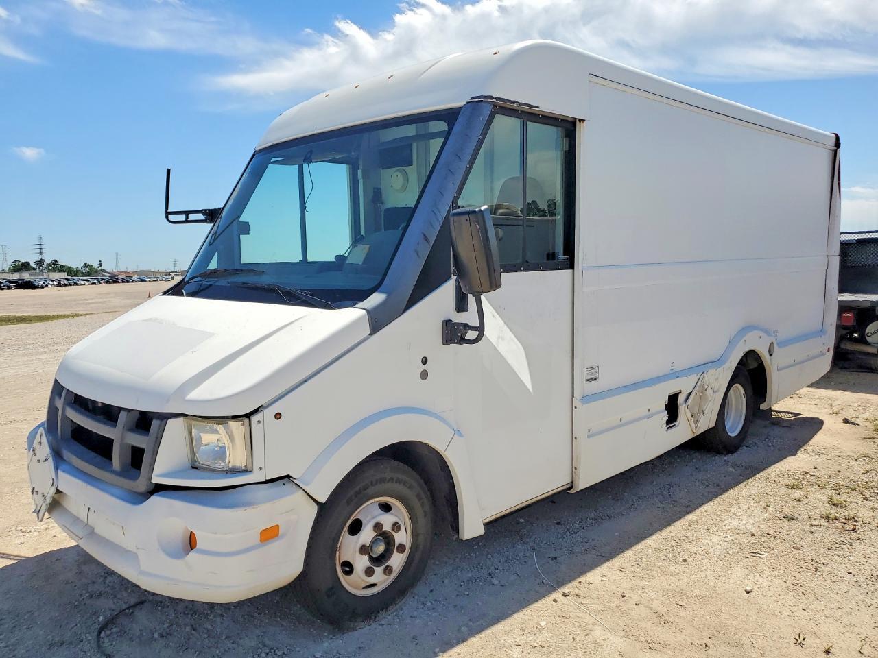 2015 Isuzu NPR Delivery Truck