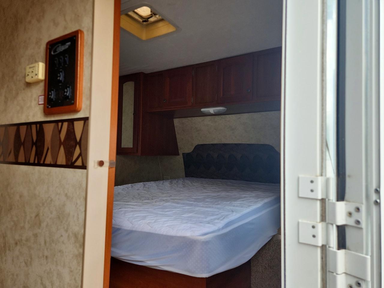 2010 Keystone COUGA29RKS